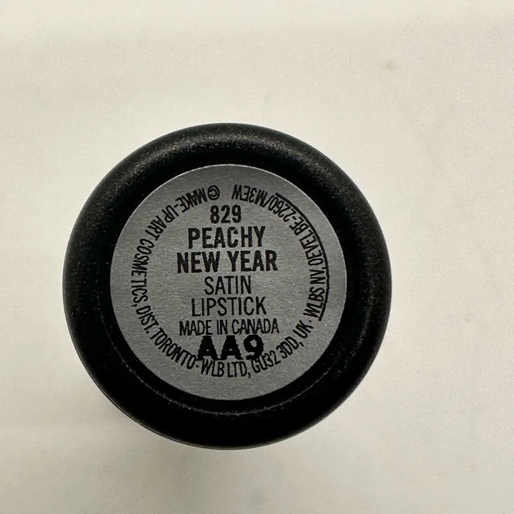 MAC 829 Satin Lipstick~PEACHY NEW‎ YEAR~Soft Peach Gold Undertone New!